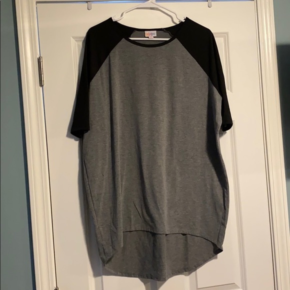 LuLaRoe Tops - 6️⃣ for 2️⃣0️⃣ LuLaRoe Gray and Black Irma